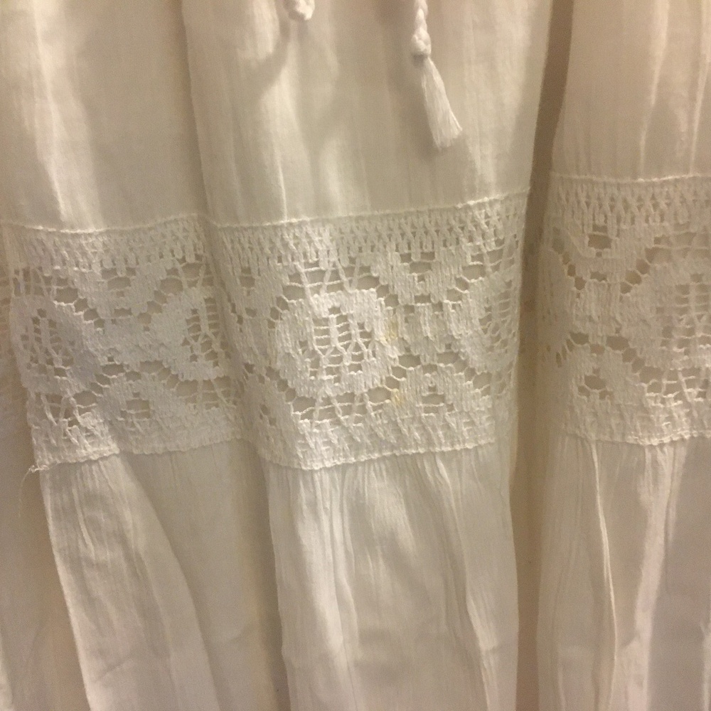 Ladies while Lacey skirt